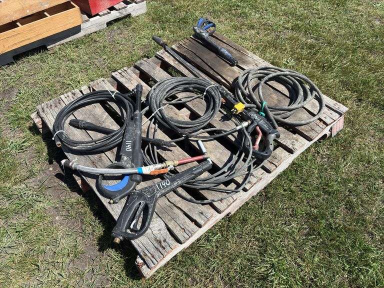4 Pressure washer wands & 3 pressure washer hoses, *Unreserved*