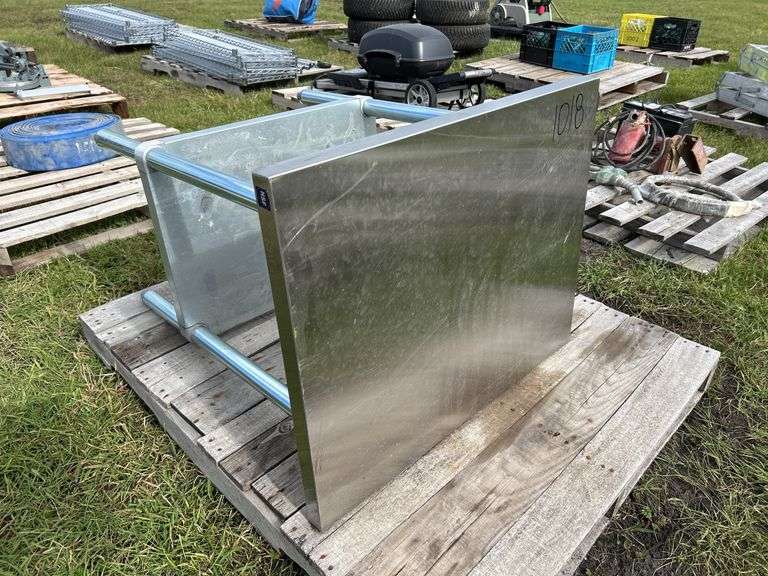 Stainless Steel Prep table approx 2'10"x2'x2'6", height adjustable lower shelf, *Unreserved*