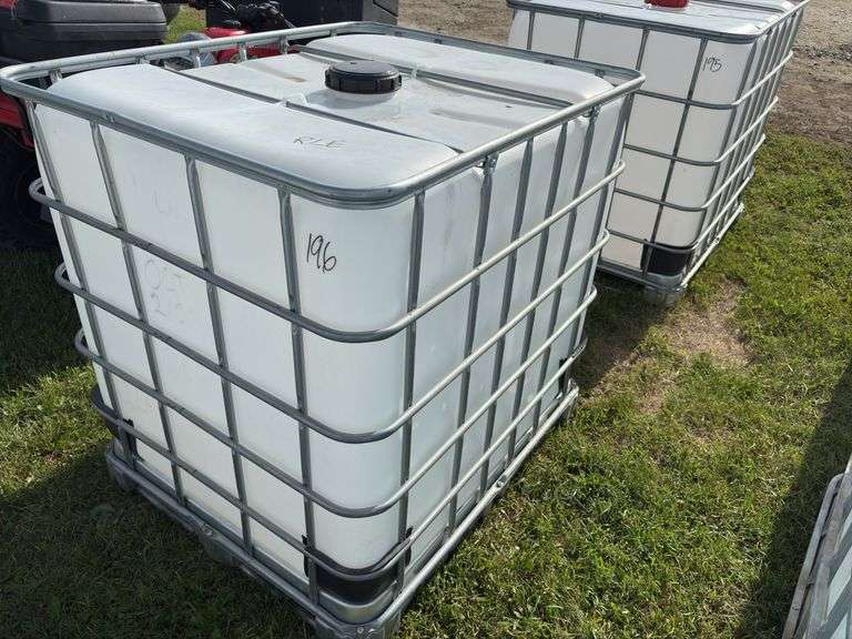 1000L Tote (not food grade) in metal cage w/ lid & valve, approx 4'x4'x3', *Unreserved*