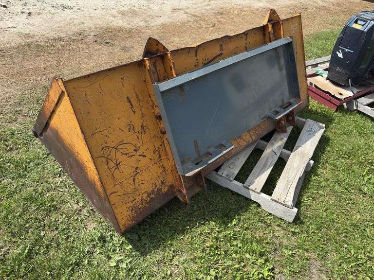 72" Box Blade w/ quick attach, universal fit, approx 6'x3', *Unreserved*