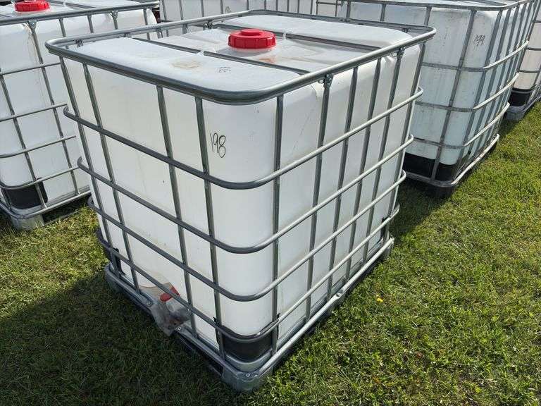 1000L Tote (not food grade) in metal cage w/ lid & valve, approx 4'x4'x3', *Unreserved*
