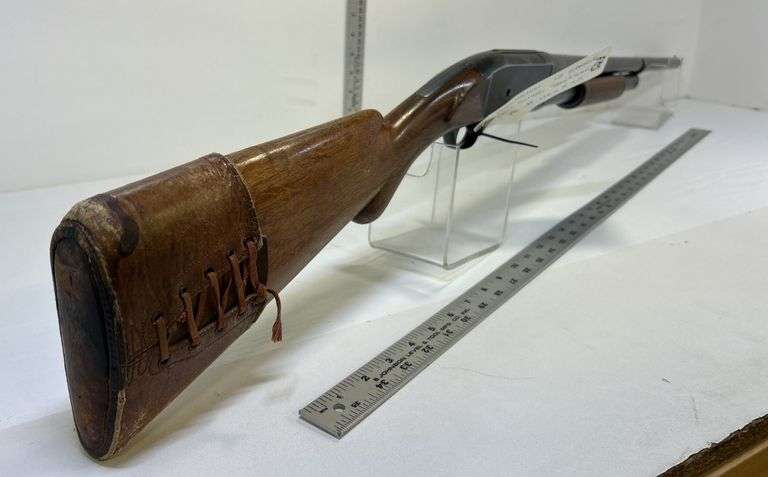 Remington 12 ga Pump Action Shotgun, w/ butt pad, hexagon barrel, sn U69545, *Unreserved*