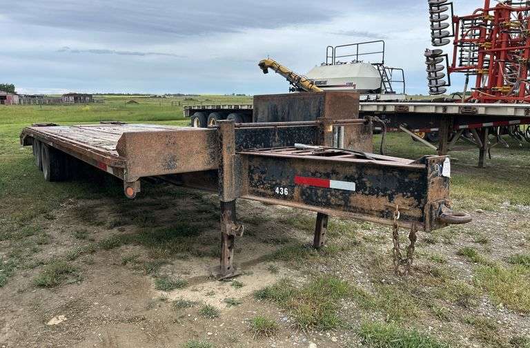 2007 Road Clipper Flatdeck Tandem Axle Trailer w/ Ramps *Unreserved*