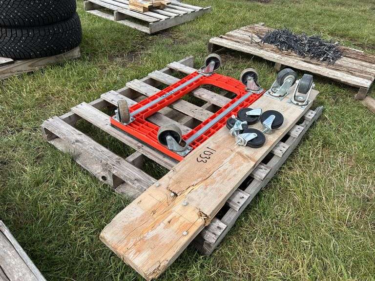 Reinforced Floor Trolley, 4 swivel wheels, approx 1'6"x2'6", 4 - 4" swivel wheels, 2 HD 4" Swivel wheels, *Unreserved*
