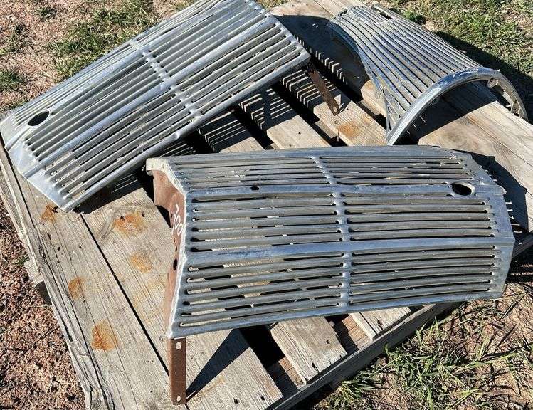 1 - Late 30's Ford Truck Grill, 2 - Late 30's Chevrolet Truck Grill *Unreserved*