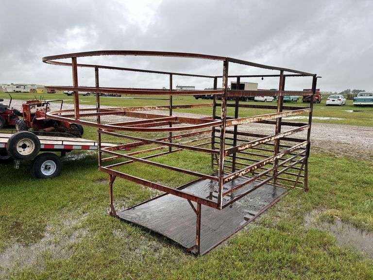 Pickup Truck Stock Rack Approx. 5'6'' x 10'5'' x 5'4'' *Unreserved*