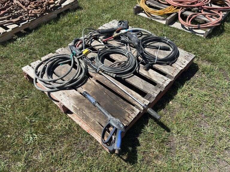 4 Pressure washer wands & 3 pressure washer hoses, *Unreserved*