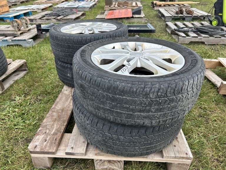 4 General  EverTrek RTX Tires 205/55R16, 4 Kia 5 bolt rims, *Unreserved*