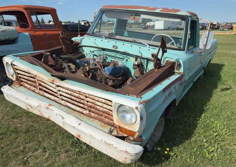 Ford F100 truck body, *Unreserved*