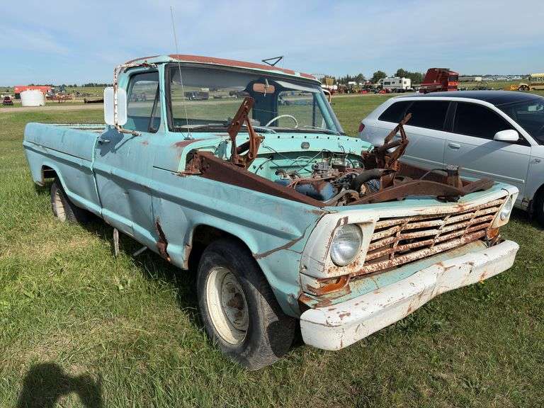 Ford F100 truck body, *Unreserved*