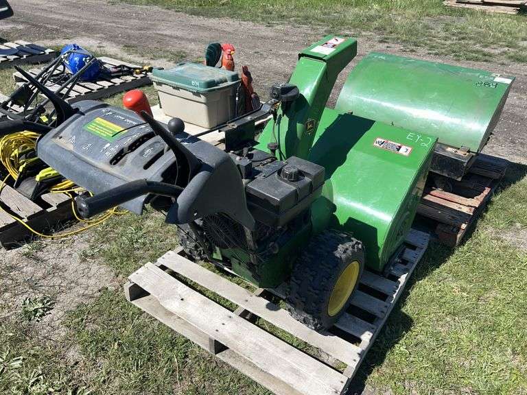 John Deere 1032D Snow Blower, w/ Sweeper Attachment SN: M01032D191316