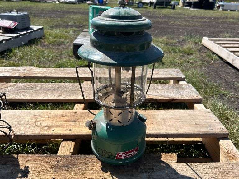 Coleman gas Lantern, Vintage Blue Railway lantern, *Unreserved*