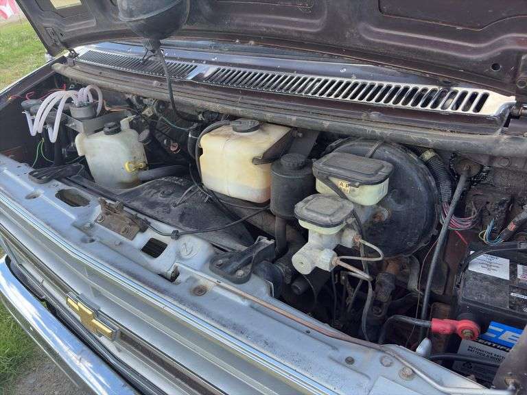 1985 Chevrolet G10 (Shorty) Van *Unreserved*