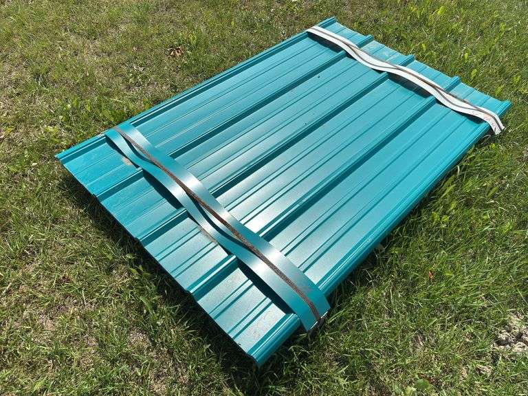 Lift of Millends Metal Siding/Roofing Approx. 6'-15' Long x 3' Wide (Approx. 25 Sheets Deepwater Green Color), *Unreserved*