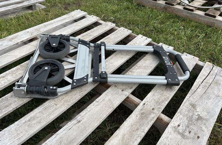 Light Duty Folding 2 wheel Dolly, *Unreserved*