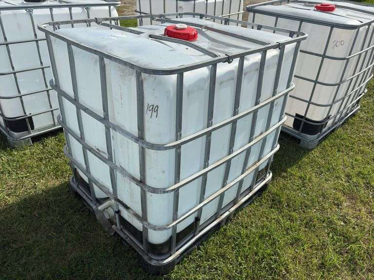 1000L Tote (not food grade) in metal cage w/ lid & valve, approx 4'x4'x3', *Unreserved*