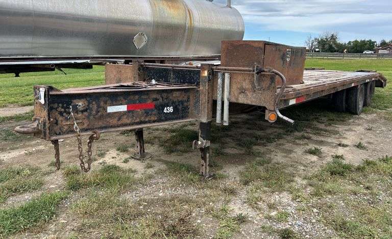 2007 Road Clipper Flatdeck Tandem Axle Trailer w/ Ramps *Unreserved*