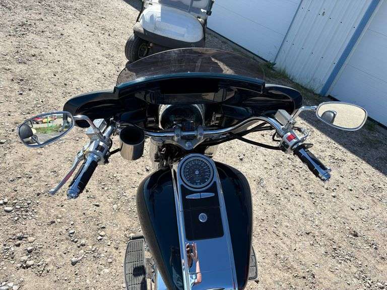 2005 Suzuki Boulevard C90 Motorcycle