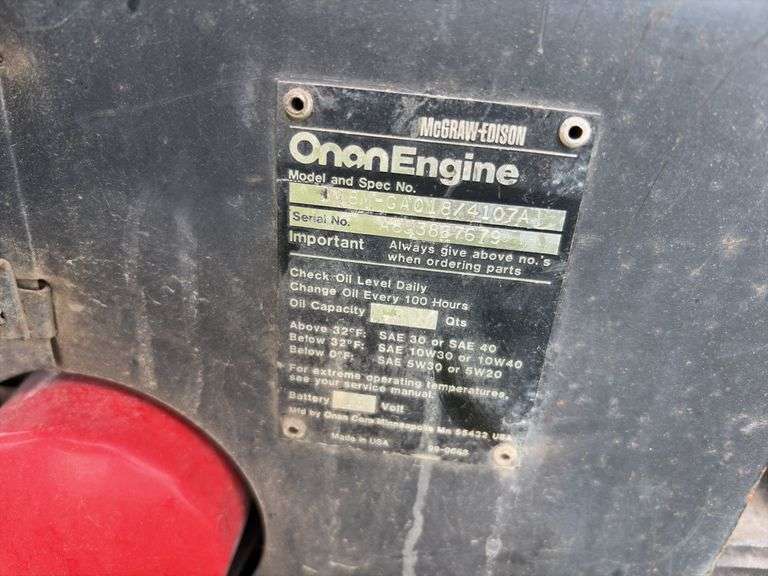 Acklands G225 AC/DC Welder, gas, Onan Engine model B48M-GA018/4107A1, missing battery, *Unreserved*