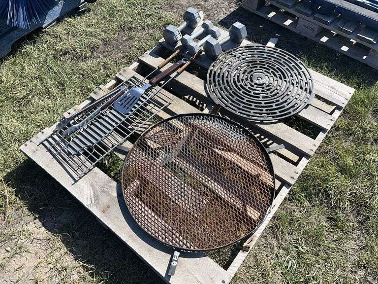 Firepit Grill & BBQ lid, 4 dumbbells, *Unreserved*