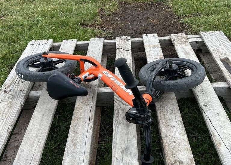 Nakamura Strider Bike, ages 2-4, 2'-3' tall, sn Run1203.23.24022y, *Unreserved*