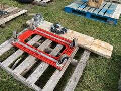 Reinforced Floor Trolley, 4 swivel wheels, approx 1'6"x2'6", 4 - 4" swivel wheels, 2 HD 4" Swivel wheels, *Unreserved*