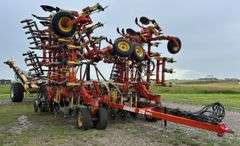 2004 Bourgault 5710 Air Drill & 5300 Air Tank Model #5710-20-47, Product# 2591 *Unreserved*