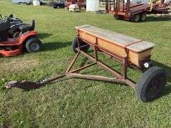 Federated Co-op Grass Seeder, 8' wide, pin hitch, *Unreserved*