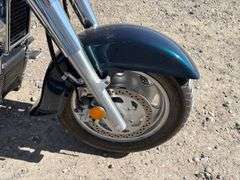 2005 Suzuki Boulevard C90 Motorcycle
