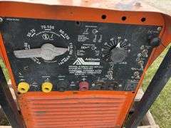 Acklands G225 AC/DC Welder, gas, Onan Engine model B48M-GA018/4107A1, missing battery, *Unreserved*