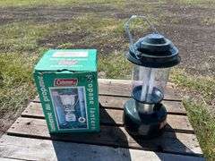Coleman battery powered Lantern, Coleman Propane Lantern modal 5419-701, *Unreserved*