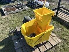 Industrial Mop & Bucket, 1 Shop Vac (Wat/Dry) 1.5 Peak HP ( Works) *Unreserved*
