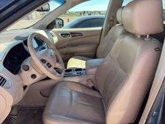 2014 Nissan PathFinder Platinum 4 dr Sport Utility, *Unreserved*