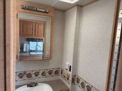 2005 Workhorse 281 Motorhome