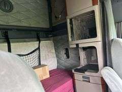 2013 Freightliner Cascadia Semi Truck