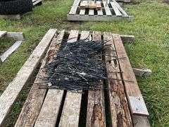 Approx 120 10"L Phillips head screws, *Unreserved*