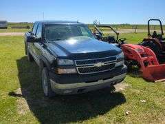 2005 Chevy 2500 HD Crew Cab Truck *Unreserved*