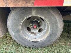 2007 Road Clipper Flatdeck Tandem Axle Trailer w/ Ramps *Unreserved*