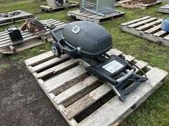 Napoleon Portable BBQ w/ stand, 12000 BTU mod# PRO285X, sn 030269, *Unreserved*