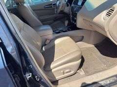 2014 Nissan PathFinder Platinum 4 dr Sport Utility, *Unreserved*