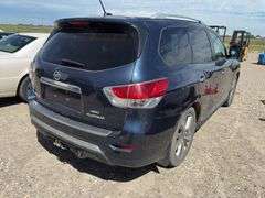2014 Nissan PathFinder Platinum 4 dr Sport Utility, *Unreserved*