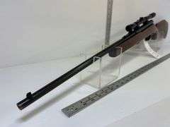 Lakefield Mark III   Auto loader, w/ 4x20 Scope, mag, *Unreserved*