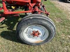 Farmall International IHC 140 off Set Row Tractor Comp. w/ Belly Mount *Unreserved*