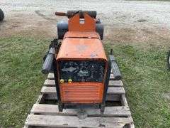 Acklands G225 AC/DC Welder, gas, Onan Engine model B48M-GA018/4107A1, missing battery, *Unreserved*