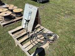 Power Distribution box w/ 2 outlets & cable, *Unreserved*