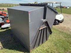 Falcon Garbage Bin for bale handler system, w/ Lid *Unreserved*