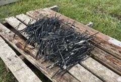 Approx 120 10"L Phillips head screws, *Unreserved*