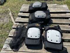 3 Pair in mesh bag of hand light kneepads, *Unreserved*