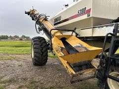 2004 Bourgault 5710 Air Drill & 5300 Air Tank Model #5710-20-47, Product# 2591 *Unreserved*
