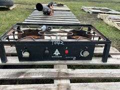 Woods Outfitter 2 Propane Camp Stove (2 burner), approx 1'3"x2'6", *Unreserved*